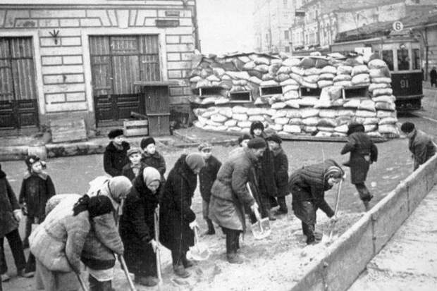 nikogda-ne-sdavatsya-moskovskaya-panika-1516-oktyabrya-1941-goda-04