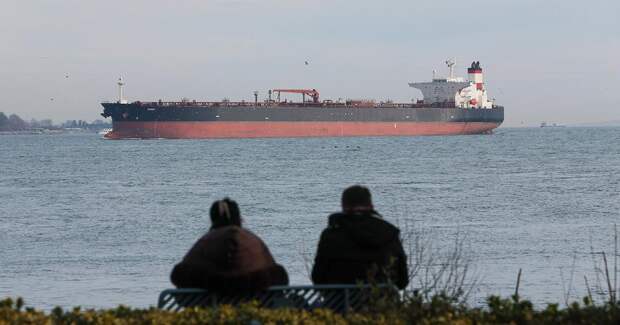 Почему Трамп дал доплыть русскому танкеру до Кубы? Не потому что "Путин прогнул Трампа", ответ в другом