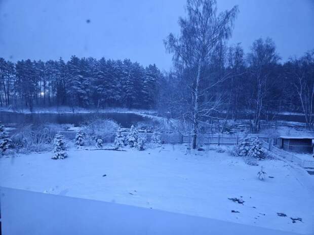 В Туле ночью 27 апреля выпал снег, снежный покров несколько сантиметров