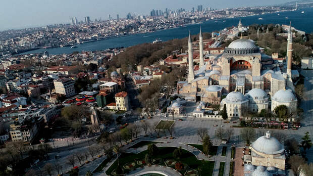 Guardian: «имамам сказано молиться» — воды в Стамбуле осталось на полтора месяца