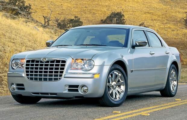 Автомобиль Chrysler 300C.