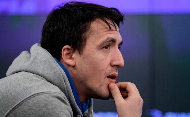 Еще недавно жаждавший выступать для Украины и лично президента Незалежной Владимира Зеленского Артур Смольянинов* столкнулся с суровой реальностью.