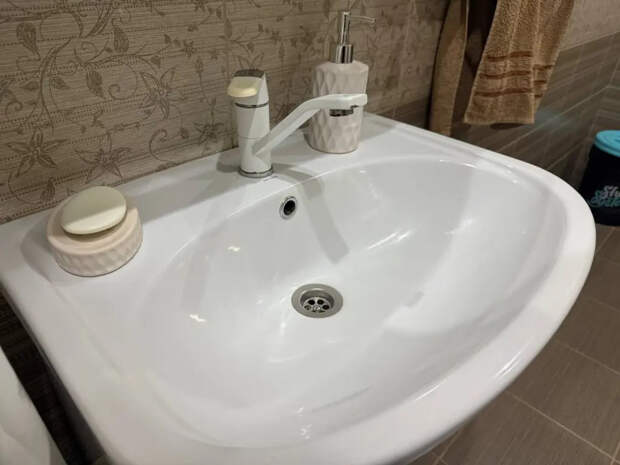 Замените громоздкую тумбу: 5 новых решений для раковины в 2026 году