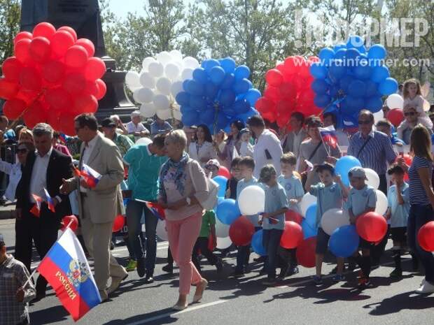 Первомайская демонстрация в Севастополе прошла без политических лозунгов