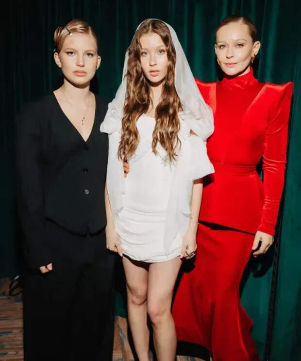 Юлия, Анна и Мария Пересильд