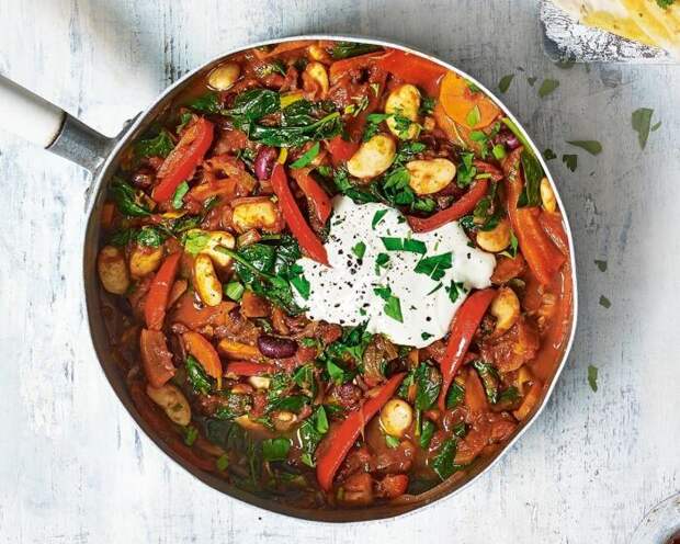 Рагу с фаршем. \ Фото: deliciousmagazine.co.uk.