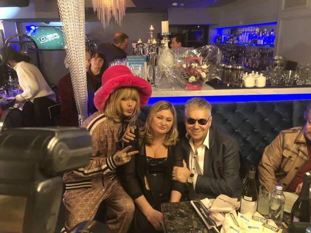 Не стесняйтесь своих чувств и желаний. Другой жизни для них не будет.