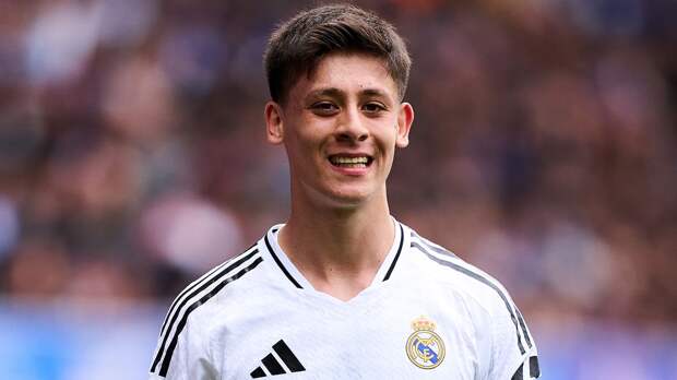 Гол Гюлера со своей половины поля признан лучшим в Ла Лиге по итогам месяца