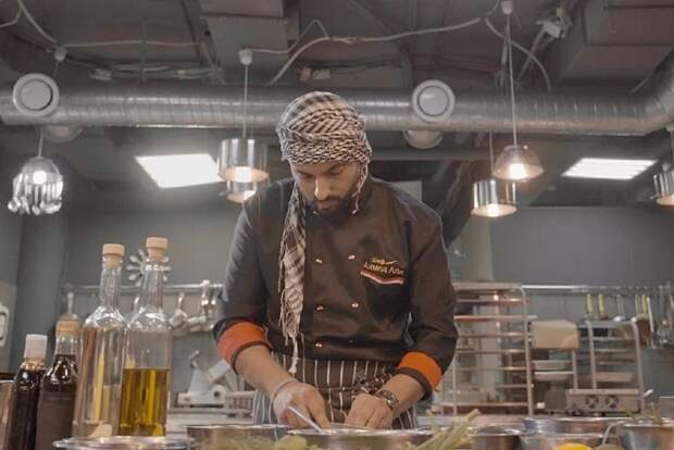 Египетский шеф-повар попробовал впечатлить новосибирцев на съемках гастро-тревел проекта