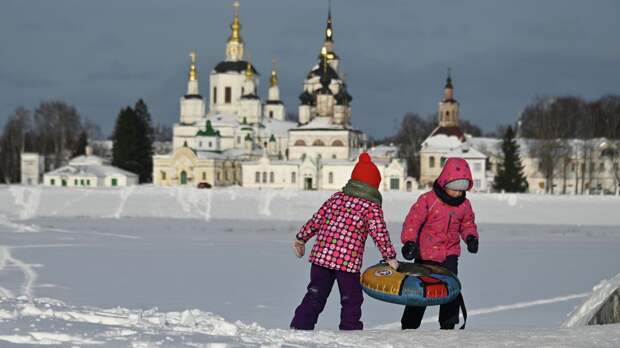 Психолог Гомонко рекомендовала создать с ребенком календарь занятий в праздники