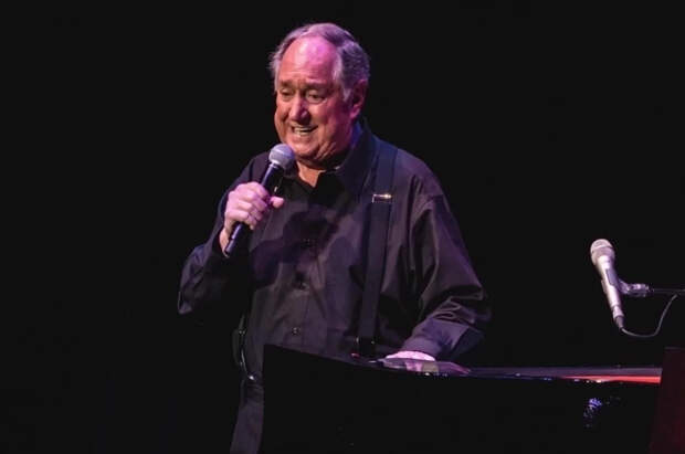 Американский музыкант Нил Седака умер в возрасте 86 лет