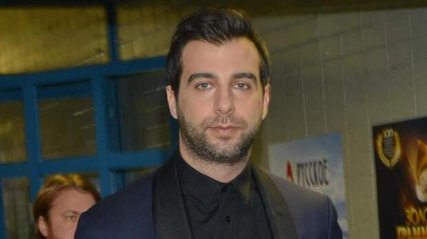 Иван Ургант вспомнил свои злоключения на гастролях в Европе: «Два раза были на грани жизни и смерти»