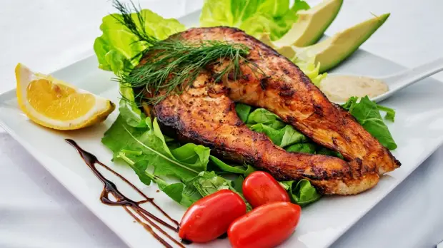 Эксперты назвали идеальный обед для похудения