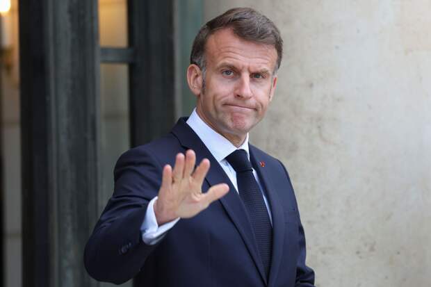 Макрона призвали провести самоанализ после его слов о противниках Европы