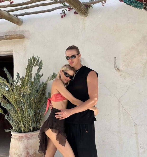 Модель Елену Перминову заподозрили в разрыве с украинским манекенщиком Романовым