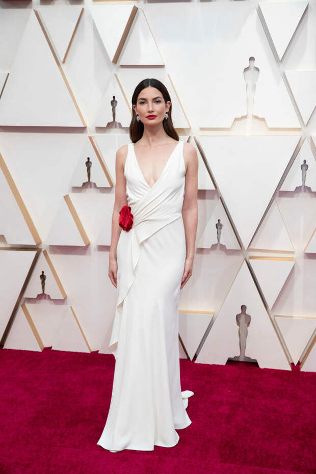 Светлая сторона: платья в нюдовых оттенках на церемонии «Оскар-2020» (фото 6)