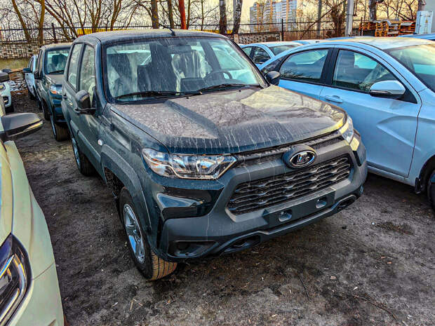 После внезапного анонса новой линейки легковых автомобилей под свеже возрожденным брендом Volga, народ воспринял презентацию машин, как "издевку" и "жалкую подачку" со стороны руководящих процессом...-2