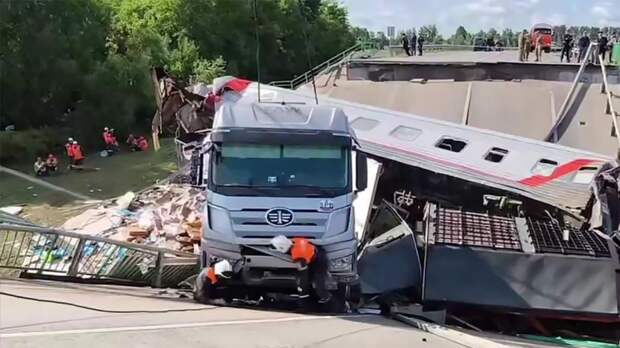 Пассажирский поезд сошел с рельсов в Брянской области: что известно к этому часу