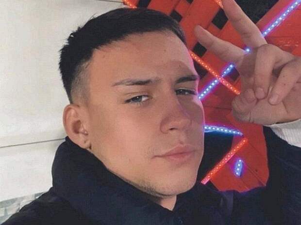 Звезда «ДОМа-2» Иван Синцов скатился на дно: живет в подъезде, спит на коробках