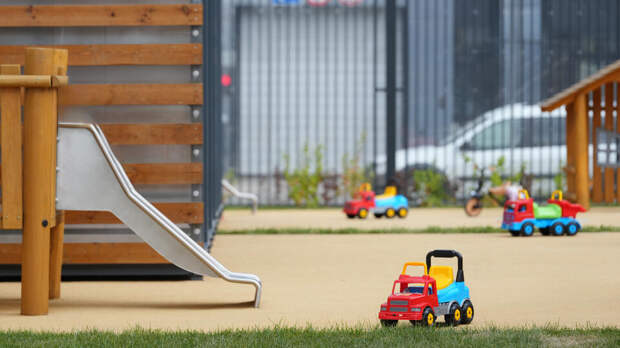 Пенсионер открыл стрельбу из винтовки у детского сада в Петербурге