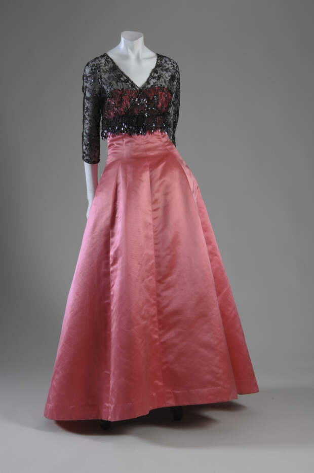 Вечернее платье и болеро Balenciaga (1955), собрание Исторического музея в Чикаго