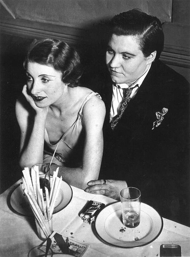 Лесбийская пара в ночном клубе Le Monocle, Париж, 1932 год история, факты, фото