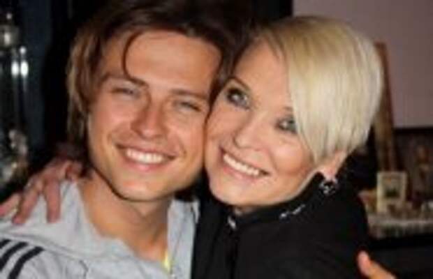 Шоу-бизнес: Работала уборщицей, соблазняла молодых мужчин и похоронила сына: Из-за чего Светлана Светличная оказалась в психушке