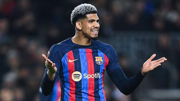 Араухо: «Нас не за что критиковать. Я убежден, «Барселона» способна отыграться. Мы делали это много раз»