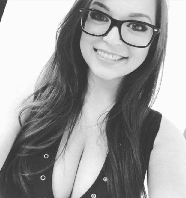 Girls Who Show How Sexy Glasses Can Be