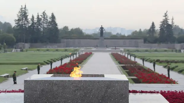 В Петербурге открыли мемориальную плиту в честь защищавших Ленинград новгородцев