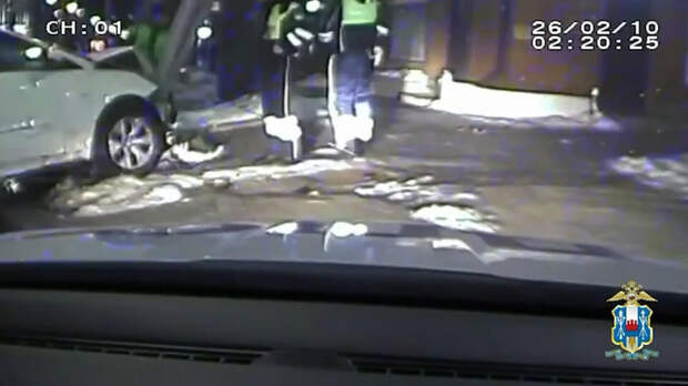 Подросток устроил погоню с ДПС на угнанной машине и врезался в BMW