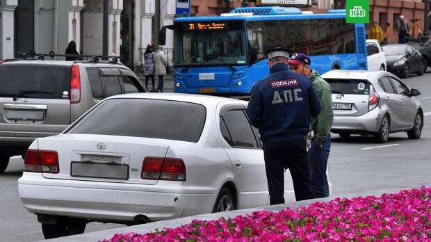 Россиянам с 1 октября разрешат предъявлять права в электронном виде