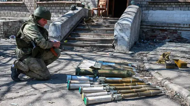 Корреспондент «Известий» показал оборудованный под место для пыток аэропорт Мариуполя