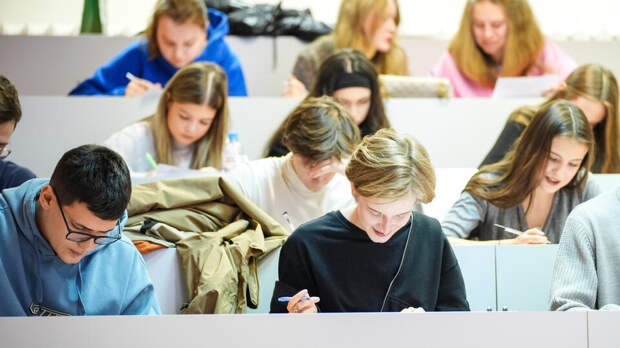 Путин отметил существенную разницу в стоимости образования в России и на Западе