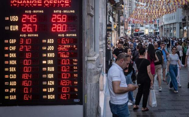 В Турции банки стали массово отказываться от работы с российскими