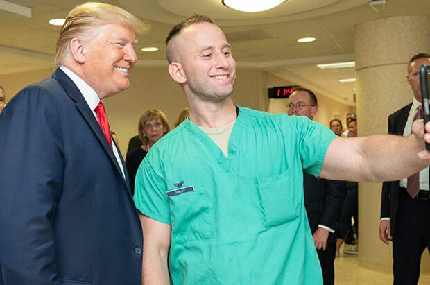 Дональд Трамп в госпитале
