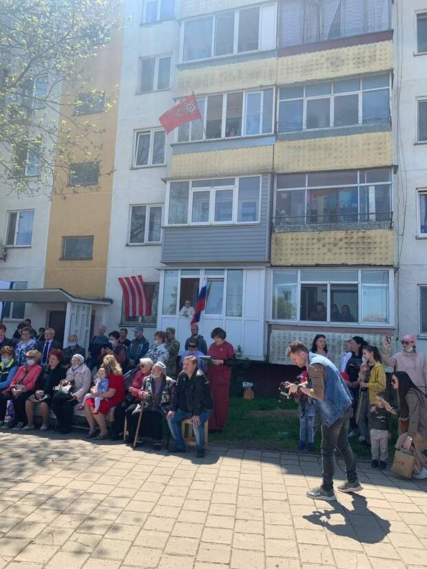 В Керчи проходят персональные парады для ветеранов ВОВ
