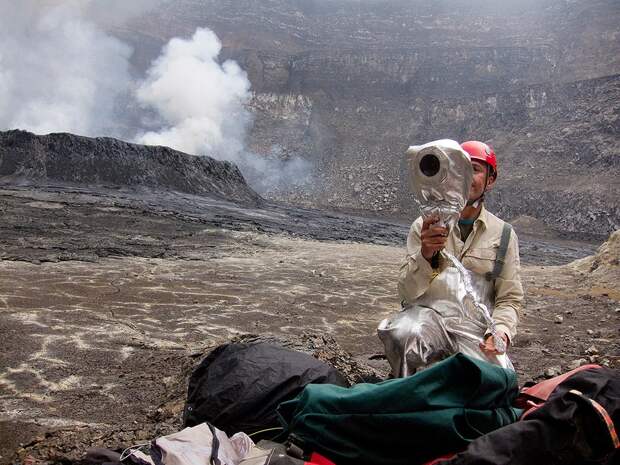 Путешествие к центру Земли: кратер вулкана Ньирагонго
