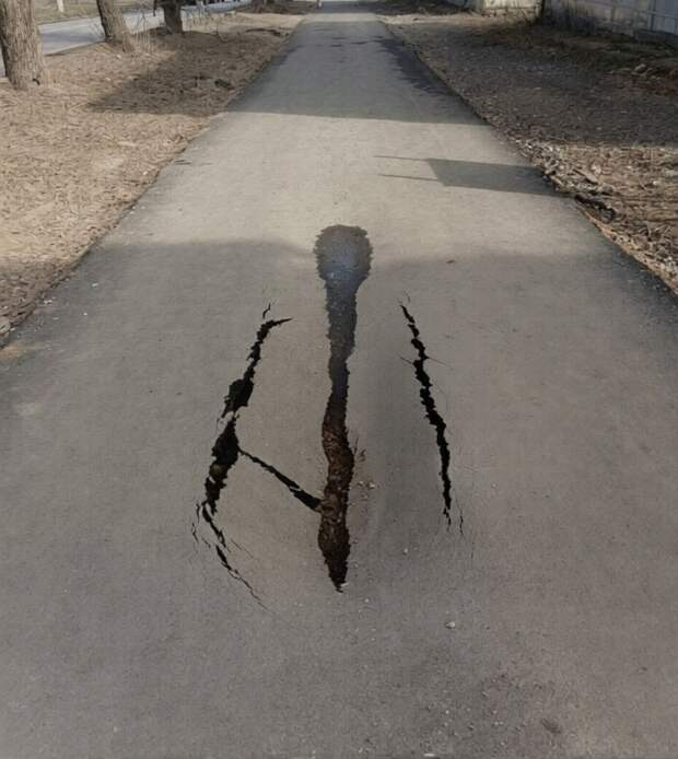 Состояние тротуара спустя 5 месяцев после ремонта на Восточном в