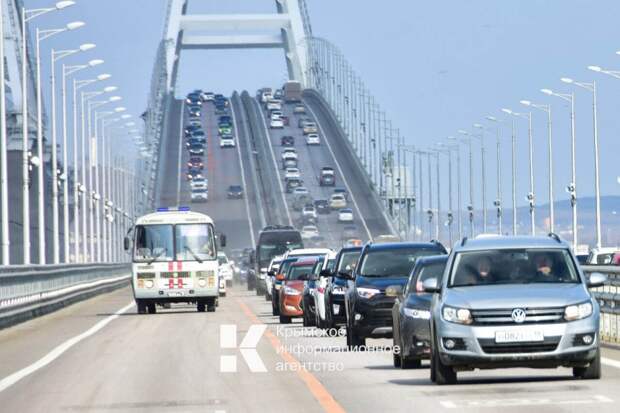 541 автомобиль стоит в очереди на Крымский мост