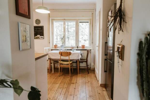 Пара дешево приобрела квартиру. Кухня в ней выглядела неприглядно: фото до и после