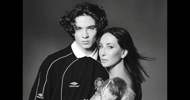 "Какой красивый парень". В сети обсуждают 18-летнего сына Алики Смеховой