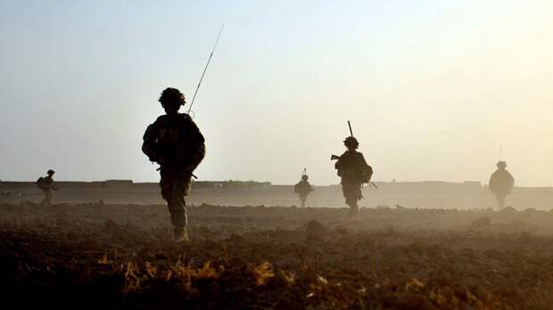 Британия вслед за США эвакуирует военных с авиабазы в Катаре