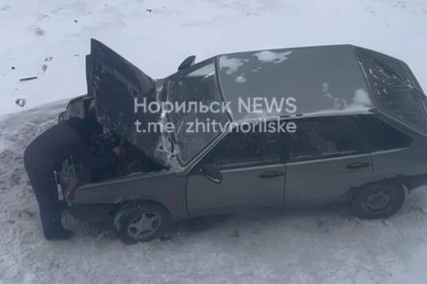 В Норильске мужчина обругал матом свой автомобиль Lada за очередную поломку