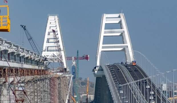 Крымским мостом активно пользуются автомобилисты. Фото: most.life