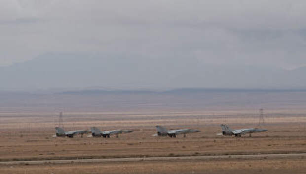 Самолеты сирийских ВВС на базе Военно-воздушных сил Сирии в провинции Хомс