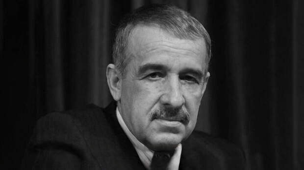 Умер чеченский писатель и драматург Муса Ахмадов