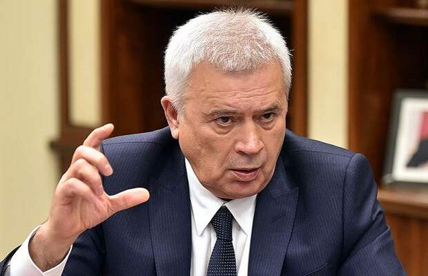 Alekperov_ruka