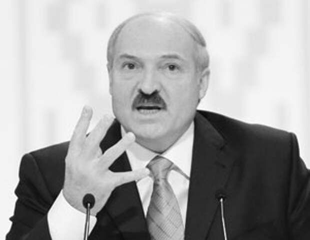 Лукашенко заявил, что Белоруссии «очень дешево» досталась независимость, за которую сейчас «воюет наша братская Украина»