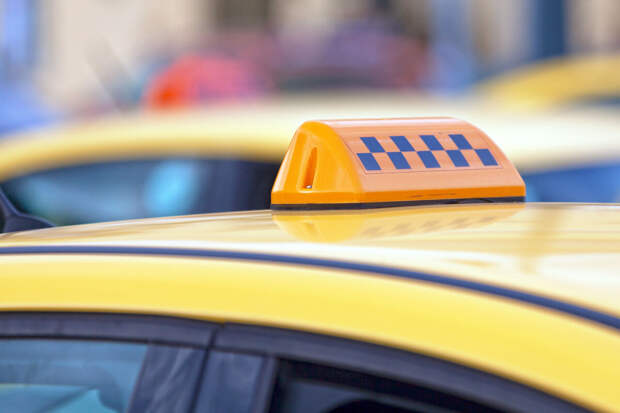 "Коммерсантъ": Haval и Chery могут пополнить реестр автомобилей для такси